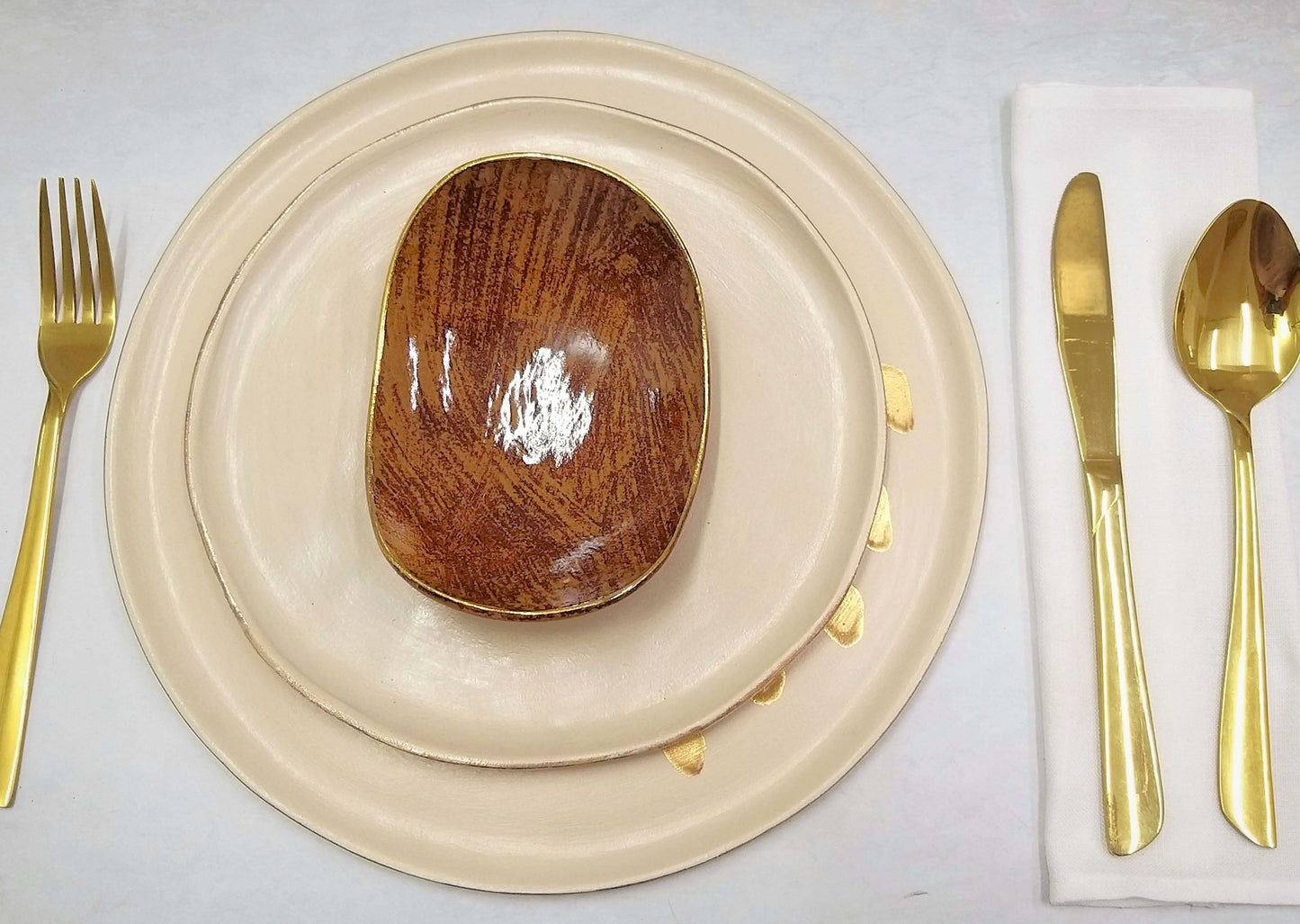 Ceramic oval plate