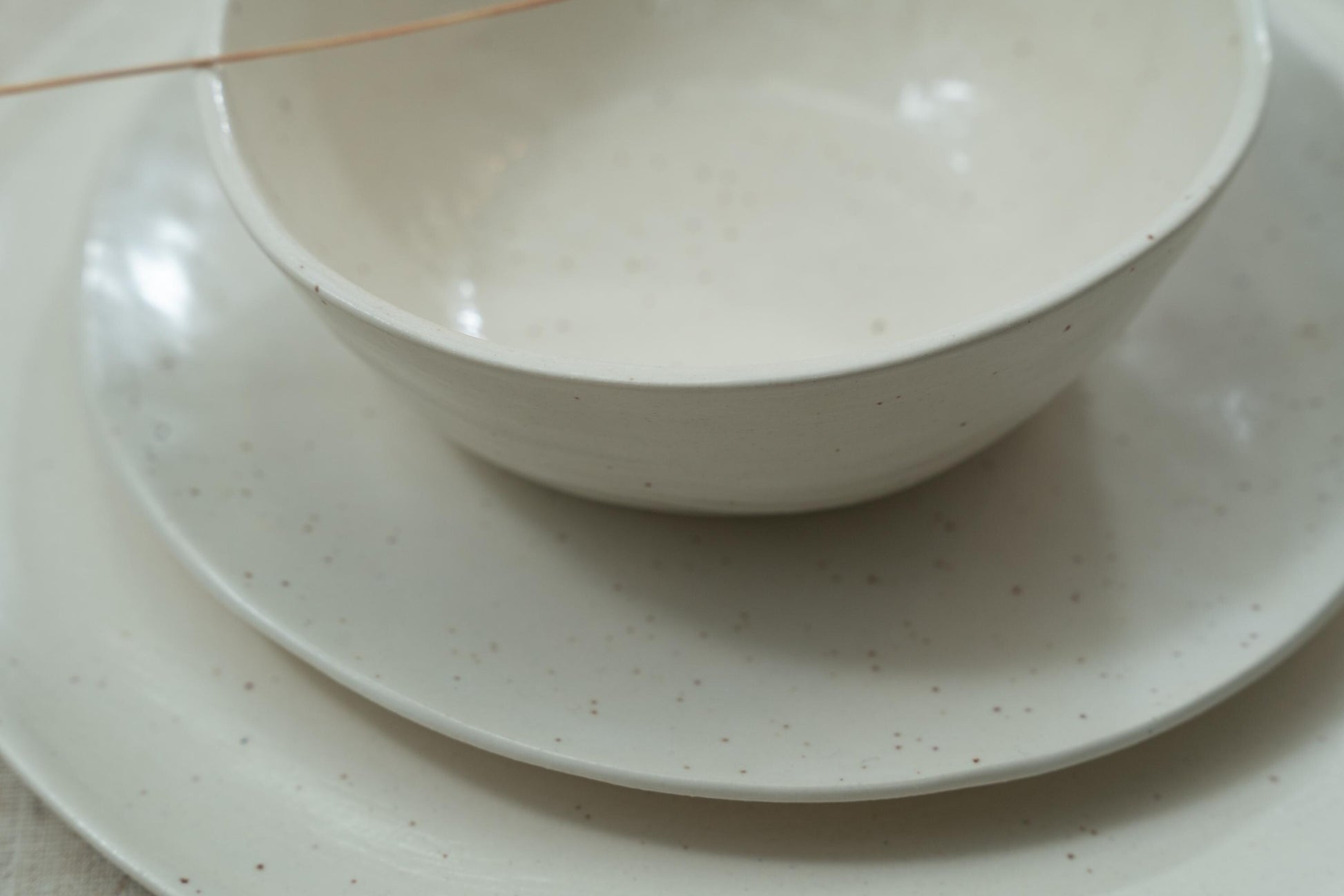Ceramic plates by Yomyom Ceramic