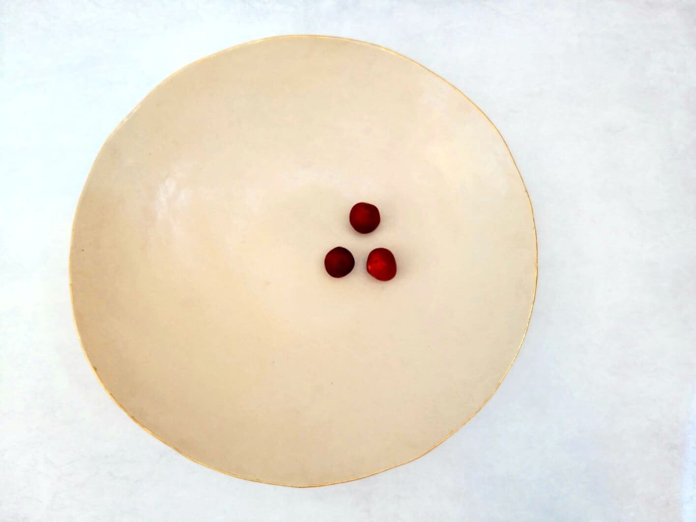White Modern Fruit Bowl