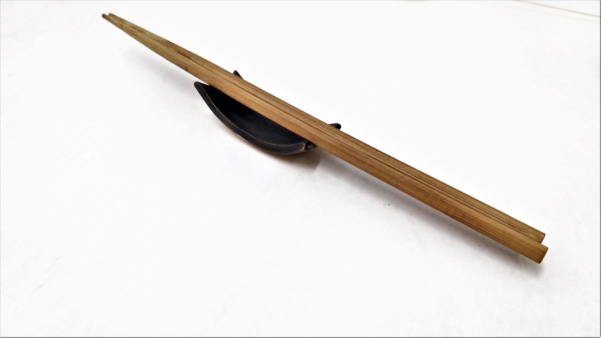 Ceramic Holder With Shusi sticks