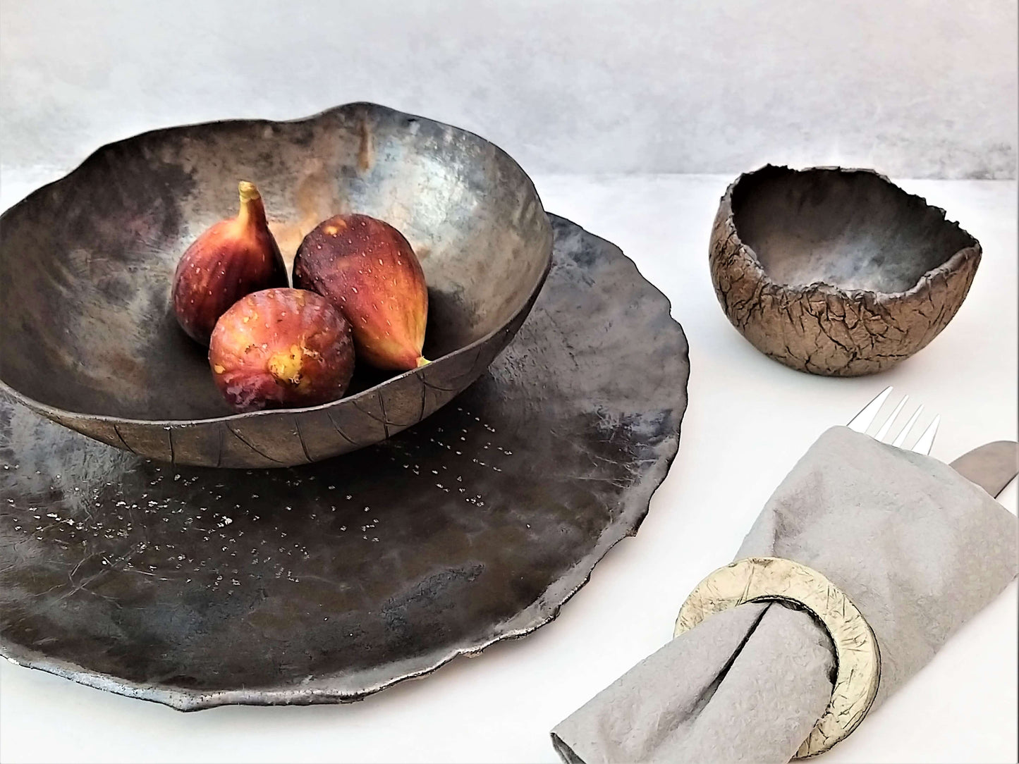 Ceramic black dinnerware set