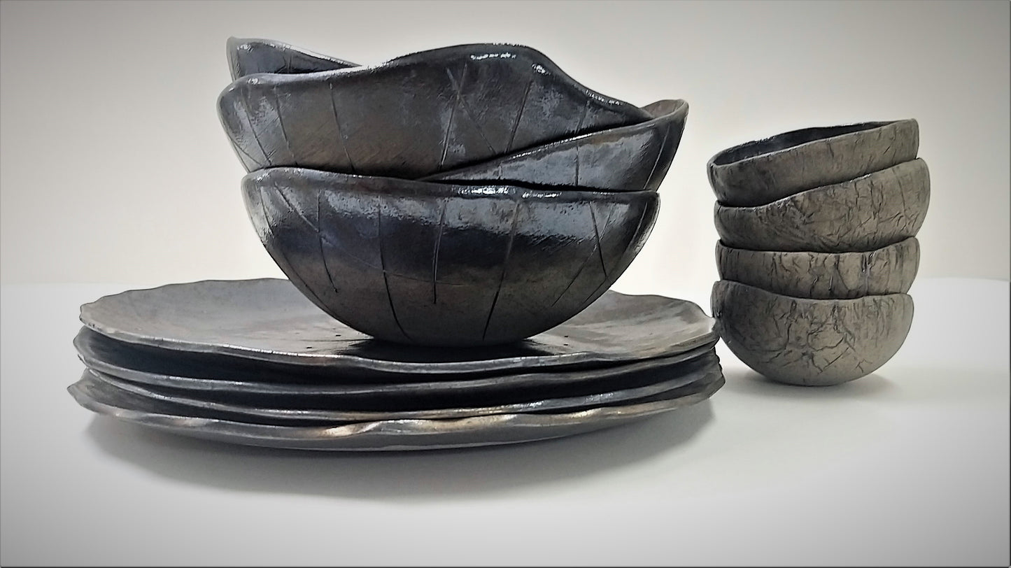 Black dinnerwear bowls set