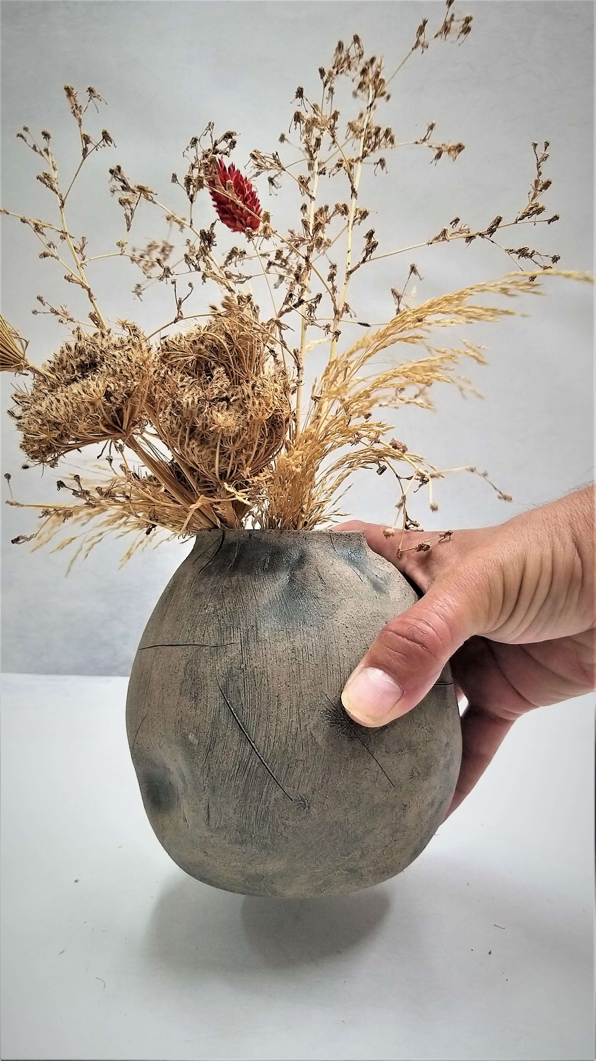 Flower Vase with Contemporary Look