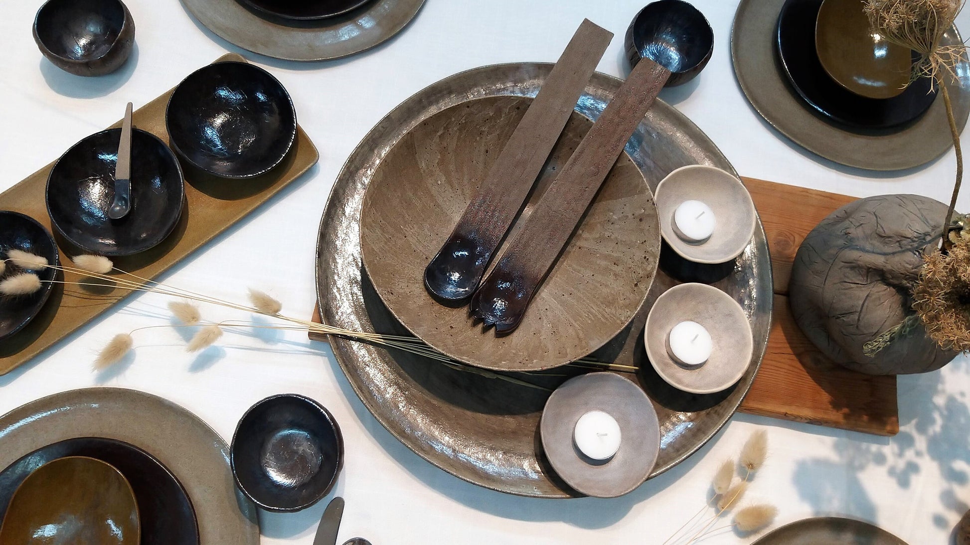 full dinnerware set