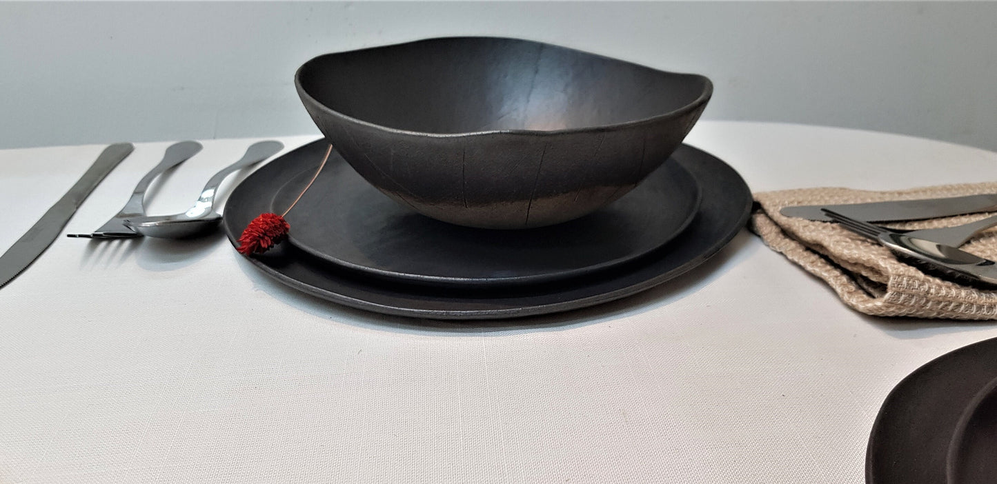 Black Dishware Set