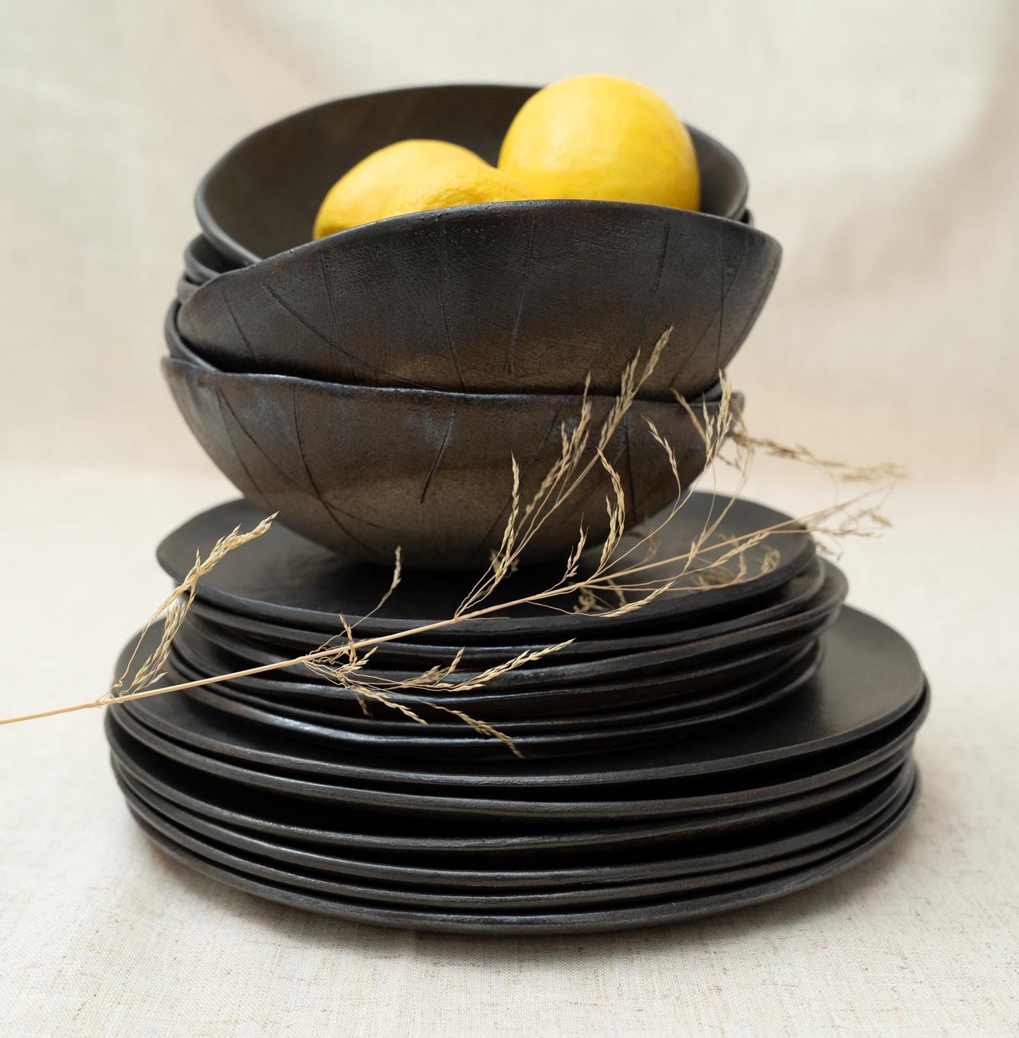 Full 3-piece dinnerware on a light background