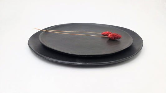 Black ceramic plates set