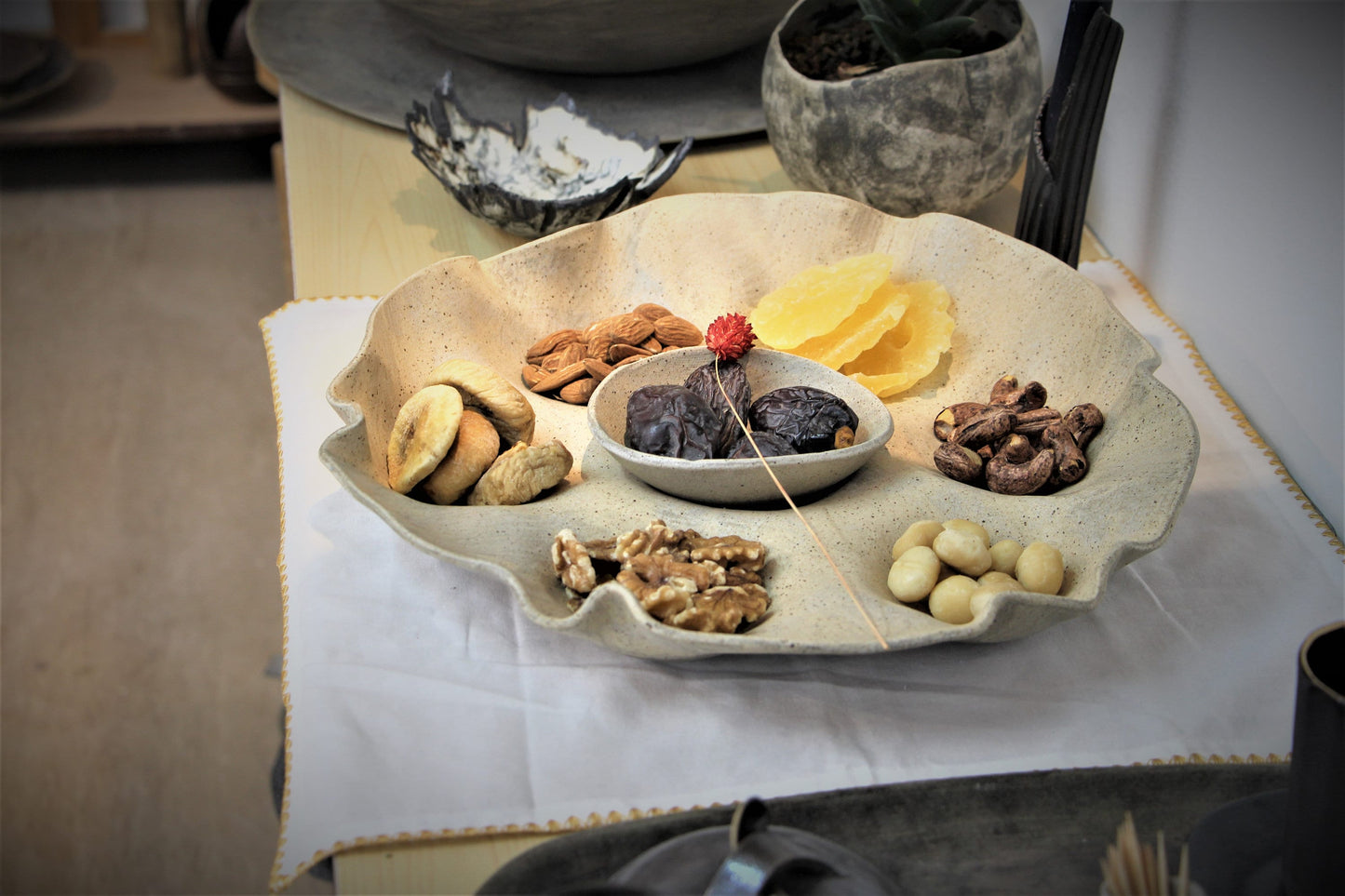 Stylish Ceramic Fruit Serving Tray