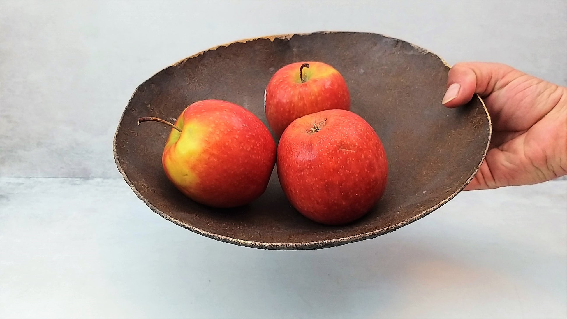 Large Ceramic Fruit Bowl: Modern Pottery Centerpiece for Serving