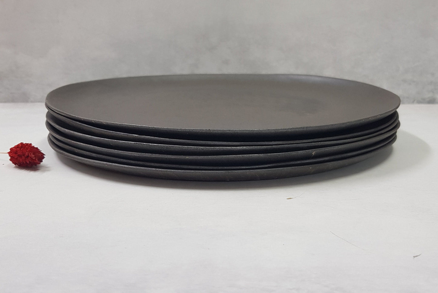 Black Pottery Plate Set